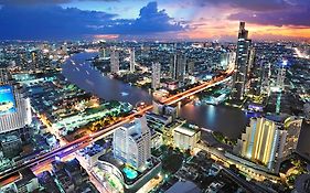 Centre Point Plus Hotel Silom - Newly Renovated